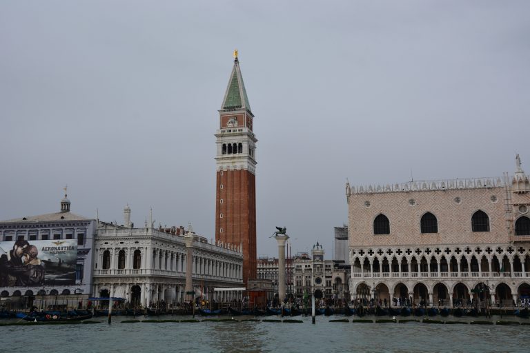 Absenkung in Venedig und Umgebung nicht gleich