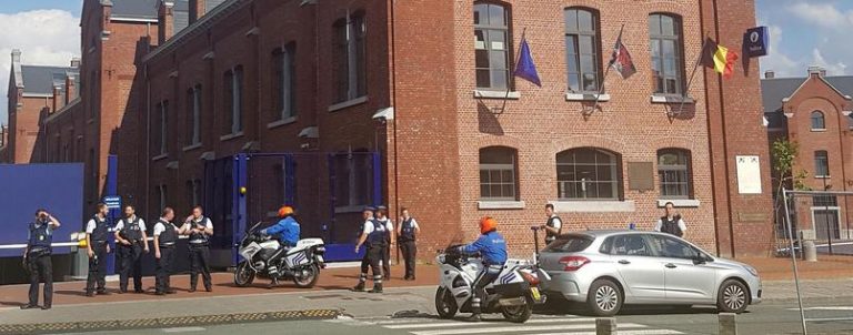 Macheten-Angriff auf Polizisten in Charleroi