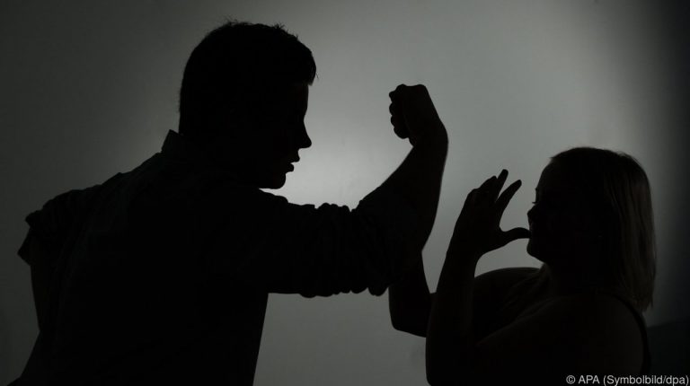 15-Jährige auf Spielplatz brutal vergewaltigt
