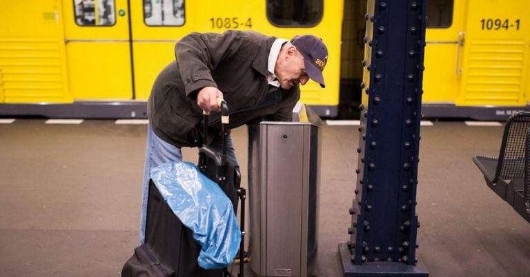 Altersversorgung wird zum Pulverfass: Rentner bald alle Pfandflaschensammler?