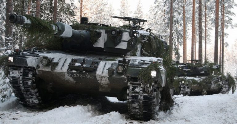 Kriegsvorbereitungen: „Flintenuschi“ verlegt Panzergrenadierbataillon an russische Grenze