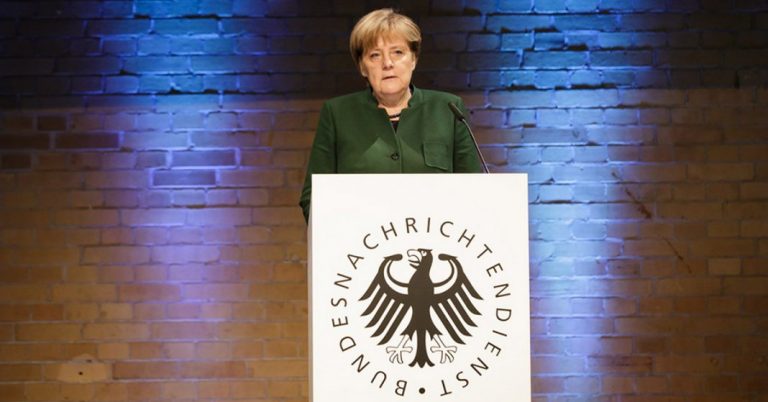 Auf dem Weg in die Diktatur: Neue EU-Richtlinie unterstellt jedem Deutschen, Terrorist zu sein