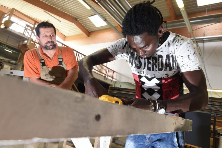 Von 100 eingestellten Flüchtlingen kommt nur noch einer