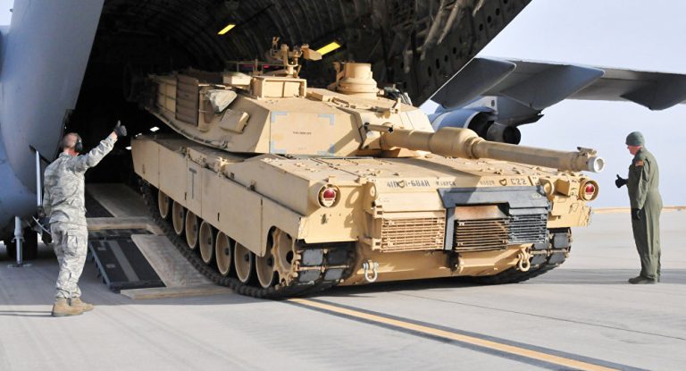 „Säbelrasseln“ und „Rüstungsspirale“: Deutsche Politiker rügen US-Panzer in Polen
