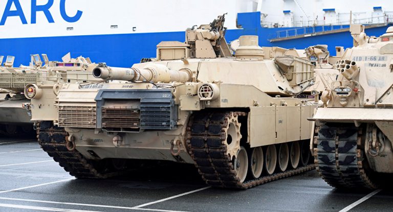 „Weg damit!“ – Deutsche reagieren auf rollende US-Panzer in Brandenburg