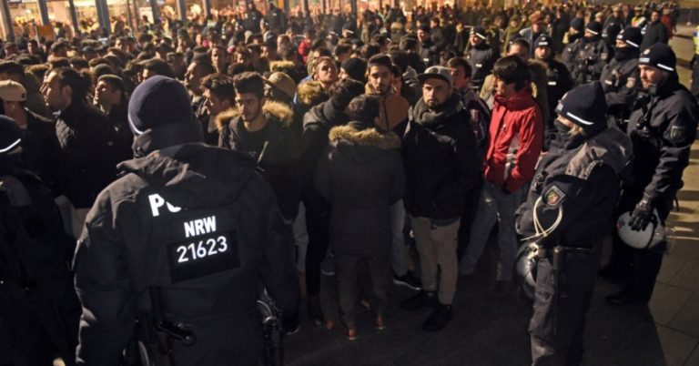 Auch 2017 Sexattacken von illegalen Migranten zu Silvester – Medien schweigen!