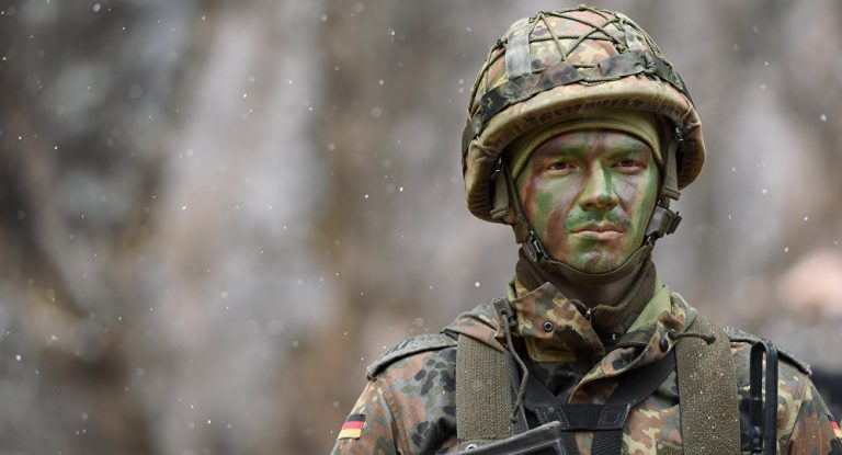 Regierung weiß Bescheid: „Wir genehmigen das Töten von Zivilisten!“ – Ex-Offizier