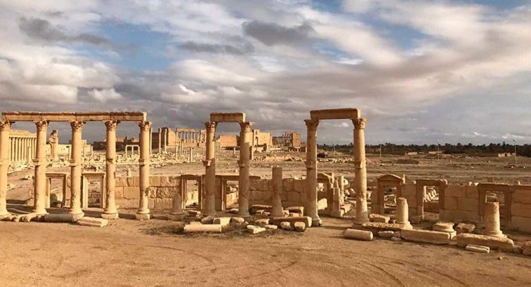 Vor Abzug aus Palmyra: IS setzte Erdöllager und Kraftwerk in Brand