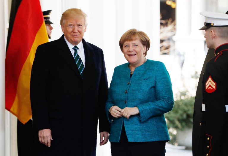 Eklat in Washington: Trump verweigert Merkel den Handschlag vor laufenden Kameras