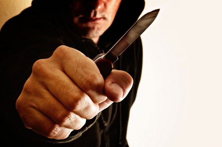 Syrer bedrohte Flüchtlingshelfer in Kufstein mit Messer