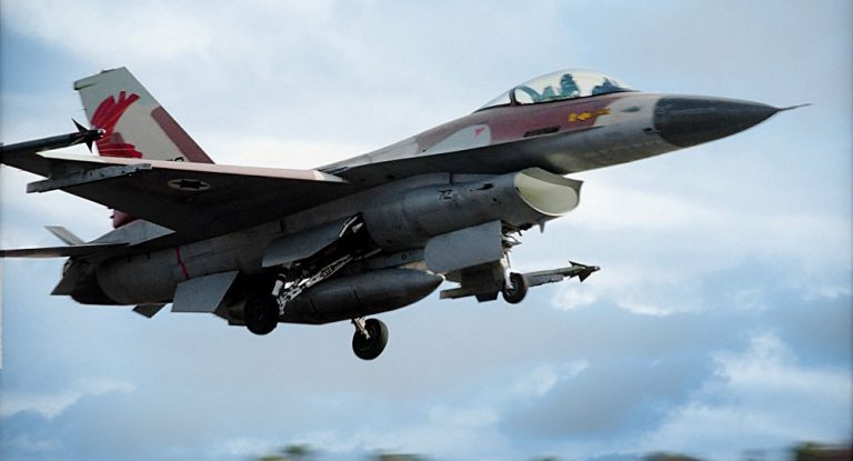 Israels Luftwaffe greift Syriens Armee an