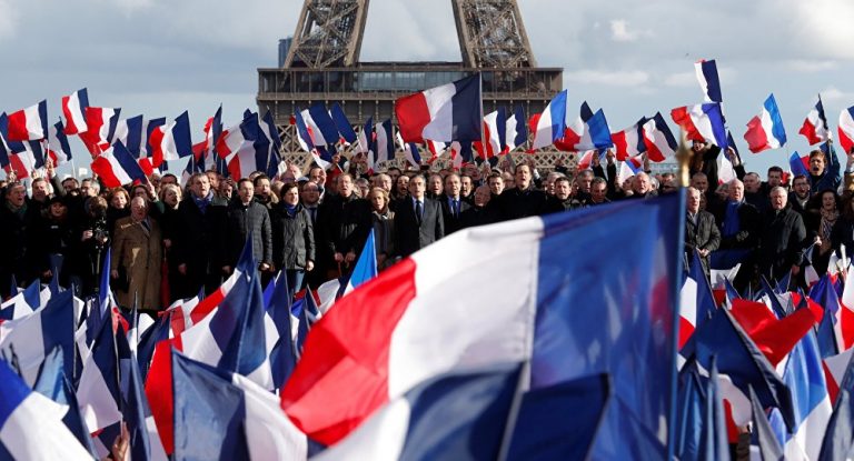 Frankreich: Mögliche Verletzungen bei Wahlvorbereitung – Ermittlung gefordert
