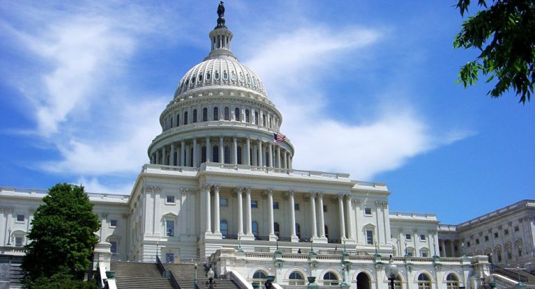 US-Senatoren sehen in Putins Scherz Grund für weitere Sanktionen gegen Russland