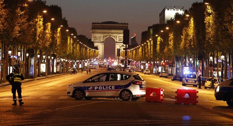 Terror in Paris: Ein Polizist tot, ein zweiter verletzt – VIDEO