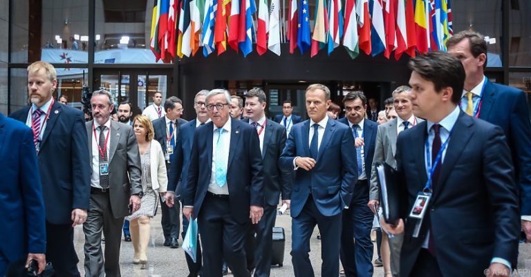 Wirtschaftssanktionen gegen Russland, Streit um Migranten EU-Gipfel: Regierungs- und Staatschefs machen nächsten Schritt zur EU-Armee