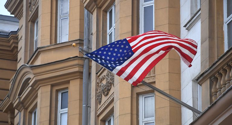 Russland: USA müssen bis zu 300 Botschaftsmitarbeiter abziehen – Insider