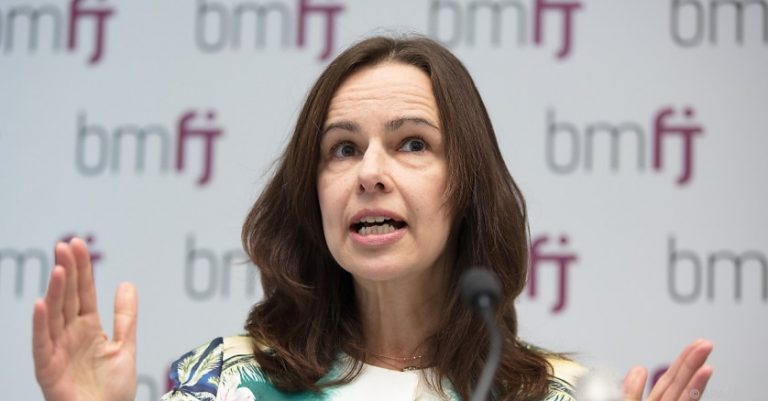 Familienministerin Karmasin (ÖVP) will Kinderehen unterbinden