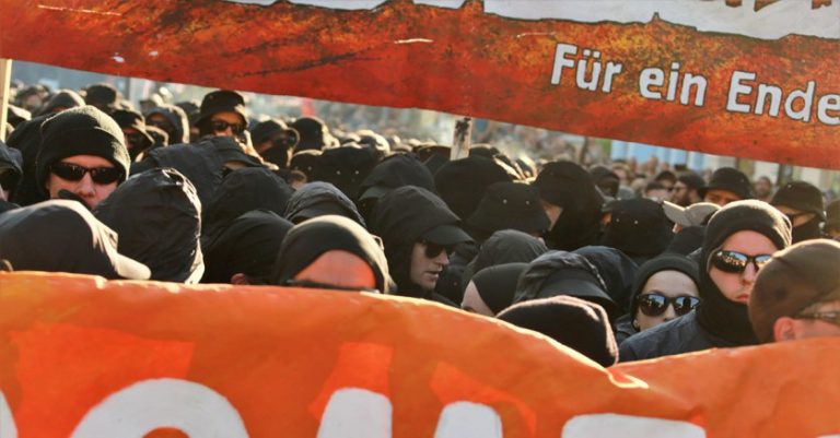 Trotz Gewaltaufrufen und klarer Gesinnung: Wiener Bezirkszeitung bietet extremistischer Antifa Plattform