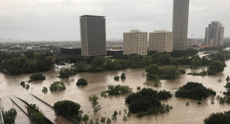 Bis zu 100 Milliarden Dollar für Beseitigung der „Harvey“- Folgen nötig