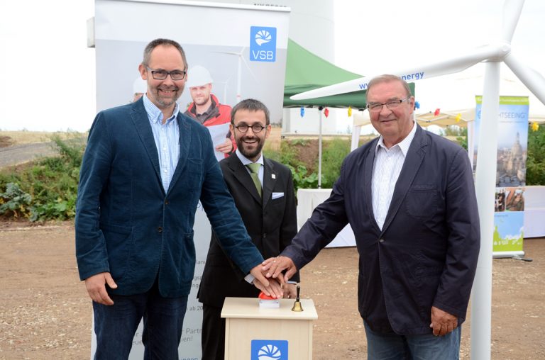 Staatsekretär Möller weiht VSB-Windpark Wipperdorf ein