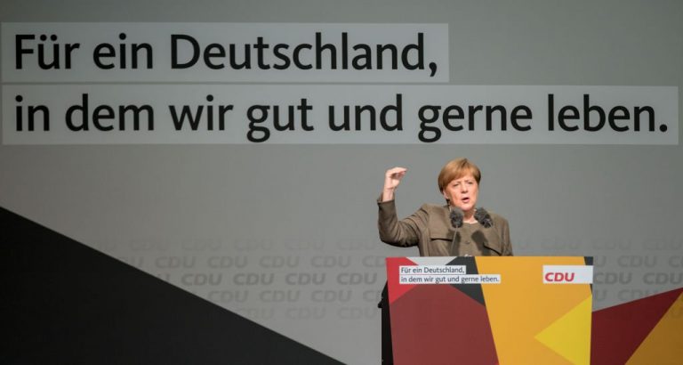 Merkel in Bergisch-Gladbach: 4.000 Zuhörer und laustarker Protest (VIDEO)