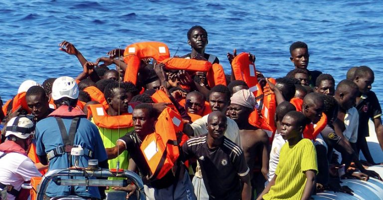 Kodex gegen Menschenhandel boykottiert Mittelmeer-NGOs verweigern Zusammenarbeit mit Behörden