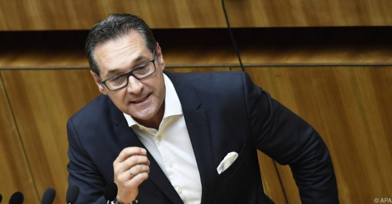 „Hier ist Gefahr in Verzug“ FPÖ fordert Ausschluss von türkischen „Scheinstaatsbürgern“ bei NR-Wahl