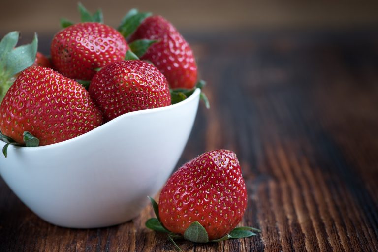 So überwintern Erdbeeren