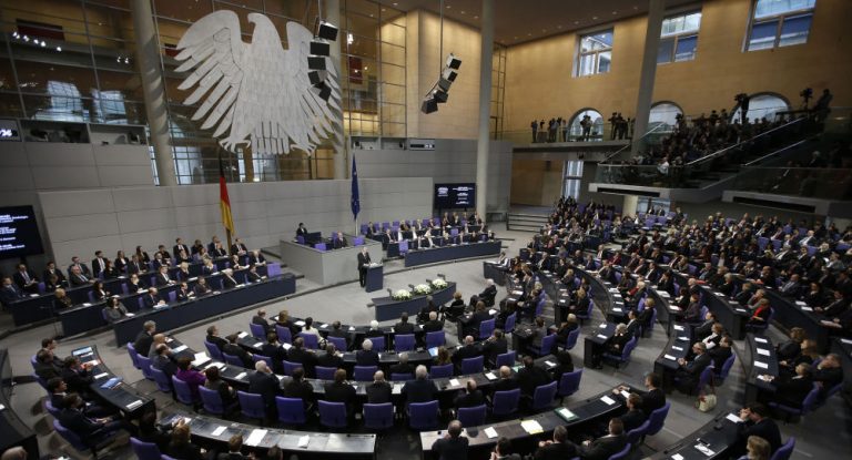Nahost-Debatte im Bundestag: „Russland muss seine Armee aus Syrien abziehen“