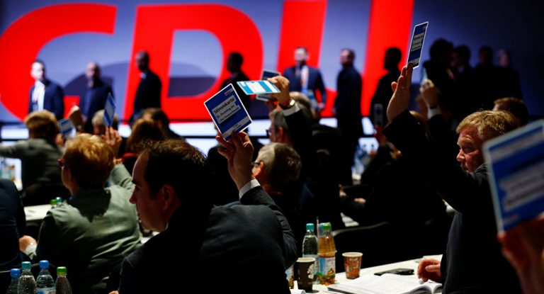 Sonderparteitag in Berlin: CDU stimmt klar für Koalitionsvertrag