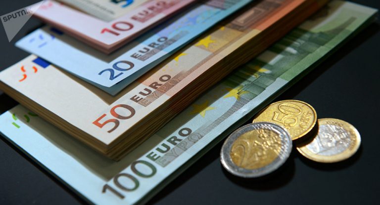 Geldverkauf-Gerichtsurteil: PARTEI siegt 2:0 gegen Schäuble – Martin Sonneborn