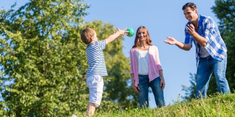 Kinder mit homöopathischen Medikamenten behandeln