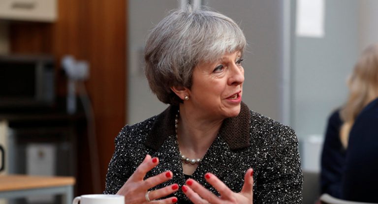 „London braucht Beweise“: May lehnt Militärschlag gegen Syrien ab – Times