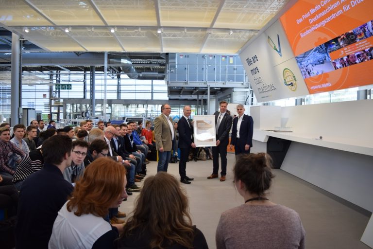 Training und „Lernen im Wettbewerb“ befähigen Druckernachwuchs