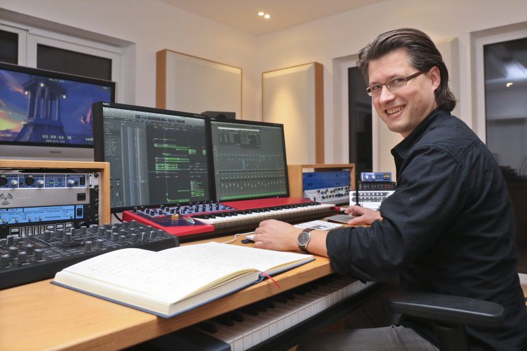 Frank Schreiber gibt den Takt vor: Filmmusik und Sounddesign für vier neue Folgen der SWR-Dokumentationsreihe „Spuren im Stein“