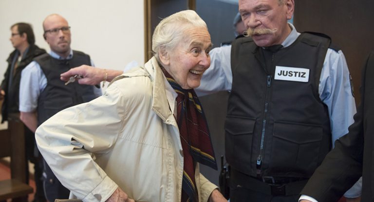 Nach verweigertem Haftantritt: 89-jährige „Nazi-Oma“ in Nordrhein-Westfalen verhaftet