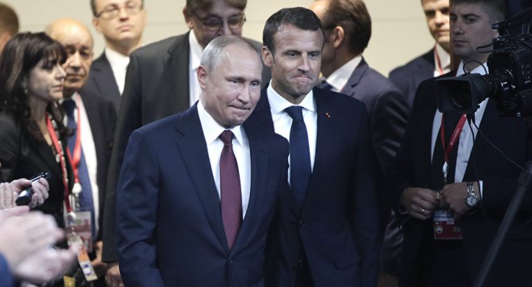Angebot an Macron und Merkel: „Öl-Euro“ schaffen – aber nur mit Putin machbar