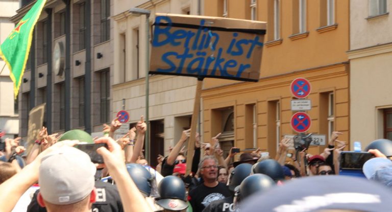 72.000 Demonstranten „feiern“ gegen die AfD – Berlin im Ausnahmezustand