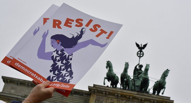 „Wir sind kein Freiwild“: Frauen marschieren zum Kanzleramt