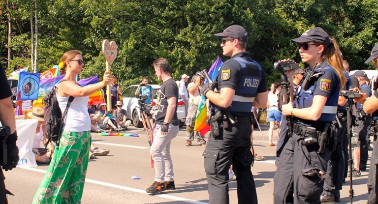 Deutsches Volk hat US-Kriege satt: Blockade der US Air Base Ramstein