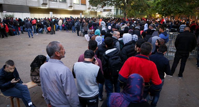 Wenn Willkommenskultur teuer wird: Flüchtlingsbürgen sollen zahlen