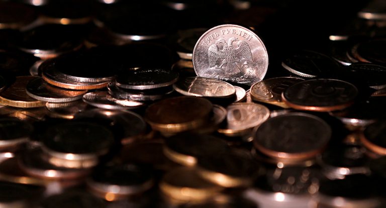Rubel als Trumpf: Kann sich Russland vom Dollar lossagen?