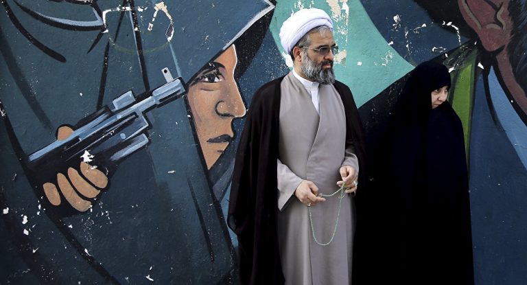 Iran wird vor möglicher Militärinvasion gewarnt