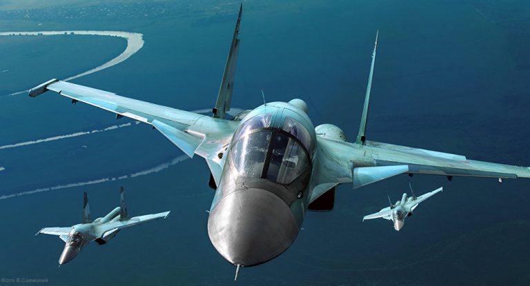 Im Überschallregime: Crews modernster Su-34-Kampfjets unternehmen Stratosphärenflüge