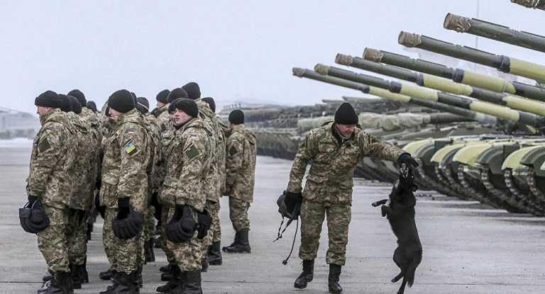 „Stärkste Armee auf Kontinent“? – Rada-Abgeordneter lacht Poroschenko aus