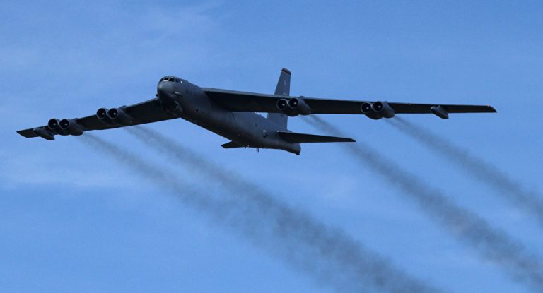 Nuklearfähiger US-Bomber fliegt nahe russischer Luftabwehrbasis in Arktis