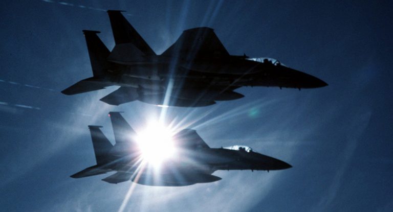 USA werfen Phosphor-Bomben auf Syrien ab – Russisches Versöhnungszentrum
