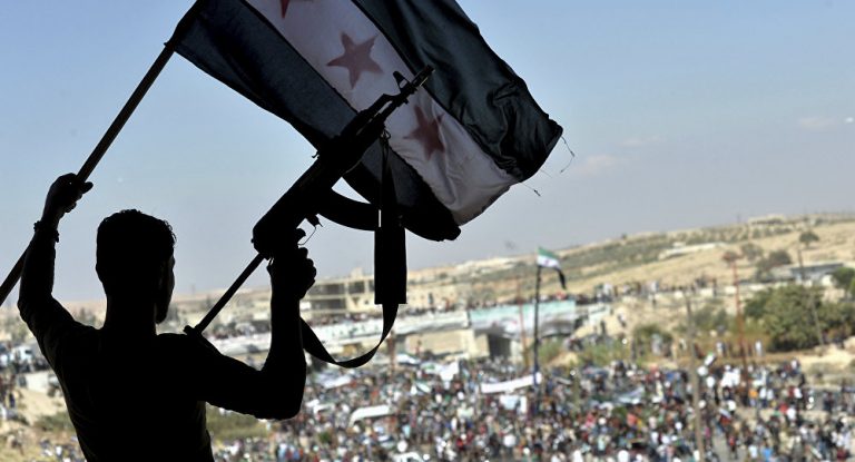 Terroristen bringen Chlor-Behälter nach Idlib – Russlands Verteidigungsministerium
