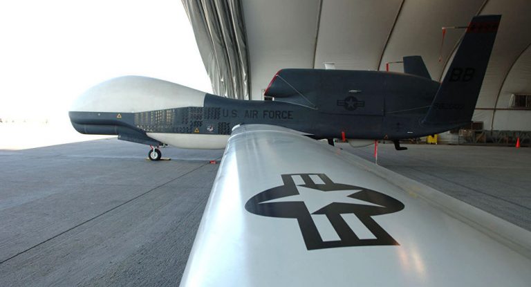 US-Aufklärungsflugzeuge fliegen Donbass- und Russland-Grenze entlang