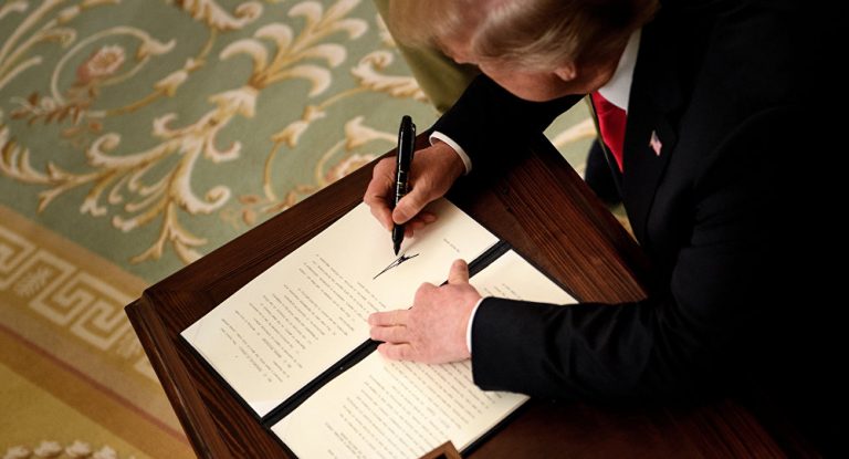 „Gegen Amerikas Gegner“: Trump setzt Sanktionen gegen Russland in Kraft